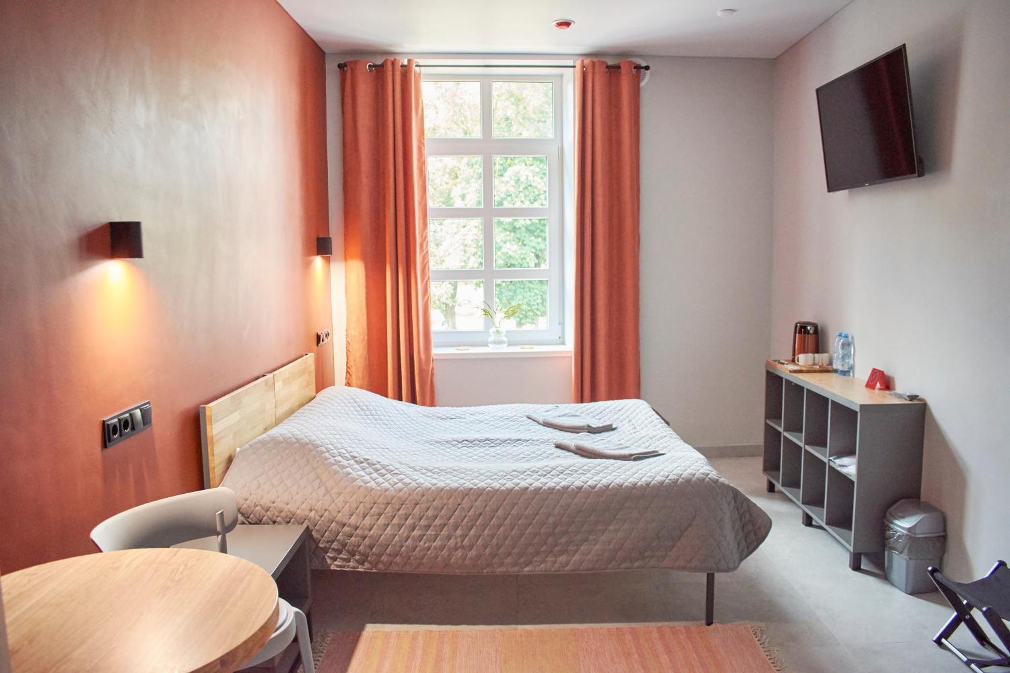 Hotel Florian à Kamianets-Podilsky Extérieur photo