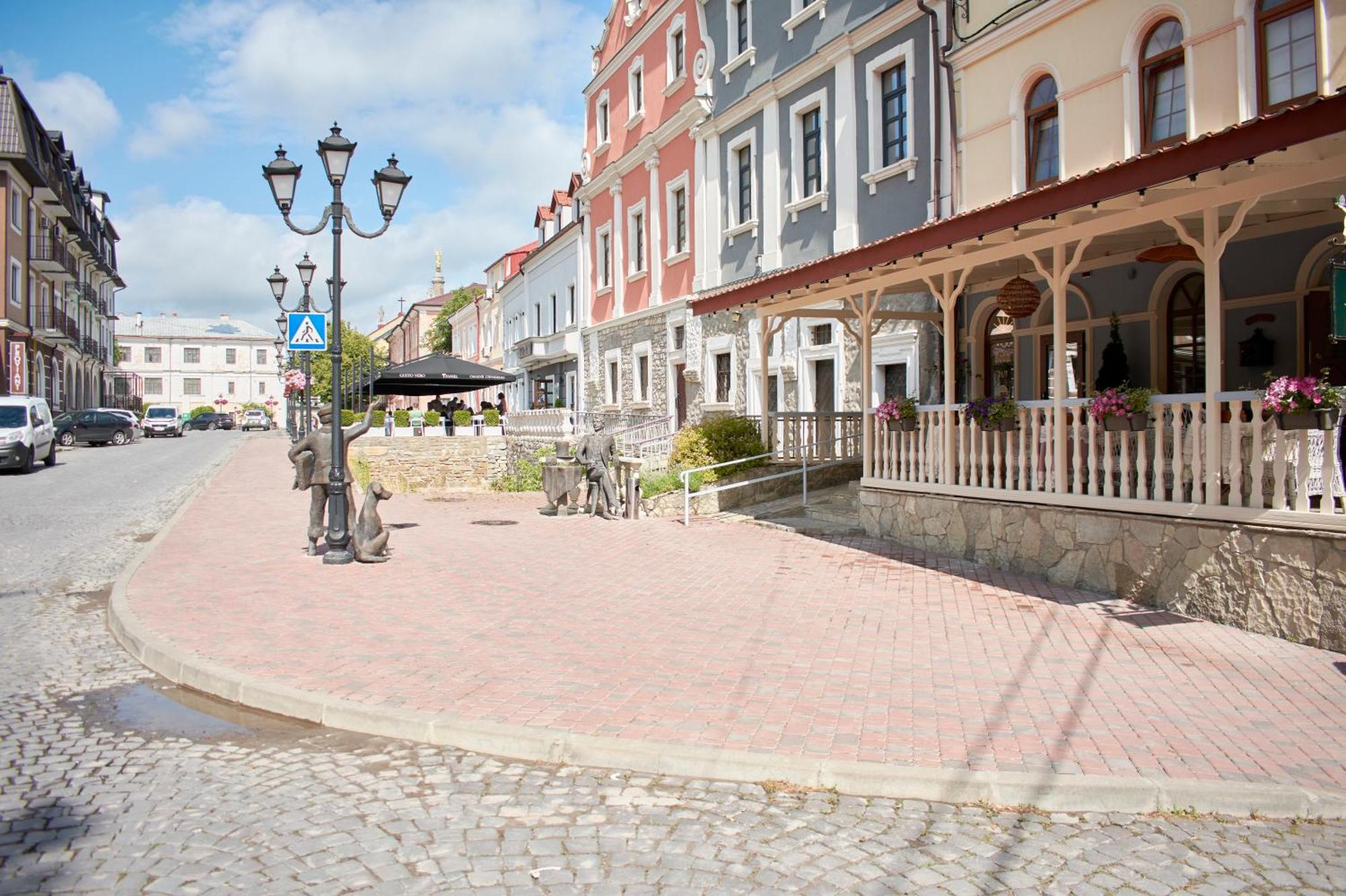 Hotel Florian à Kamianets-Podilsky Extérieur photo