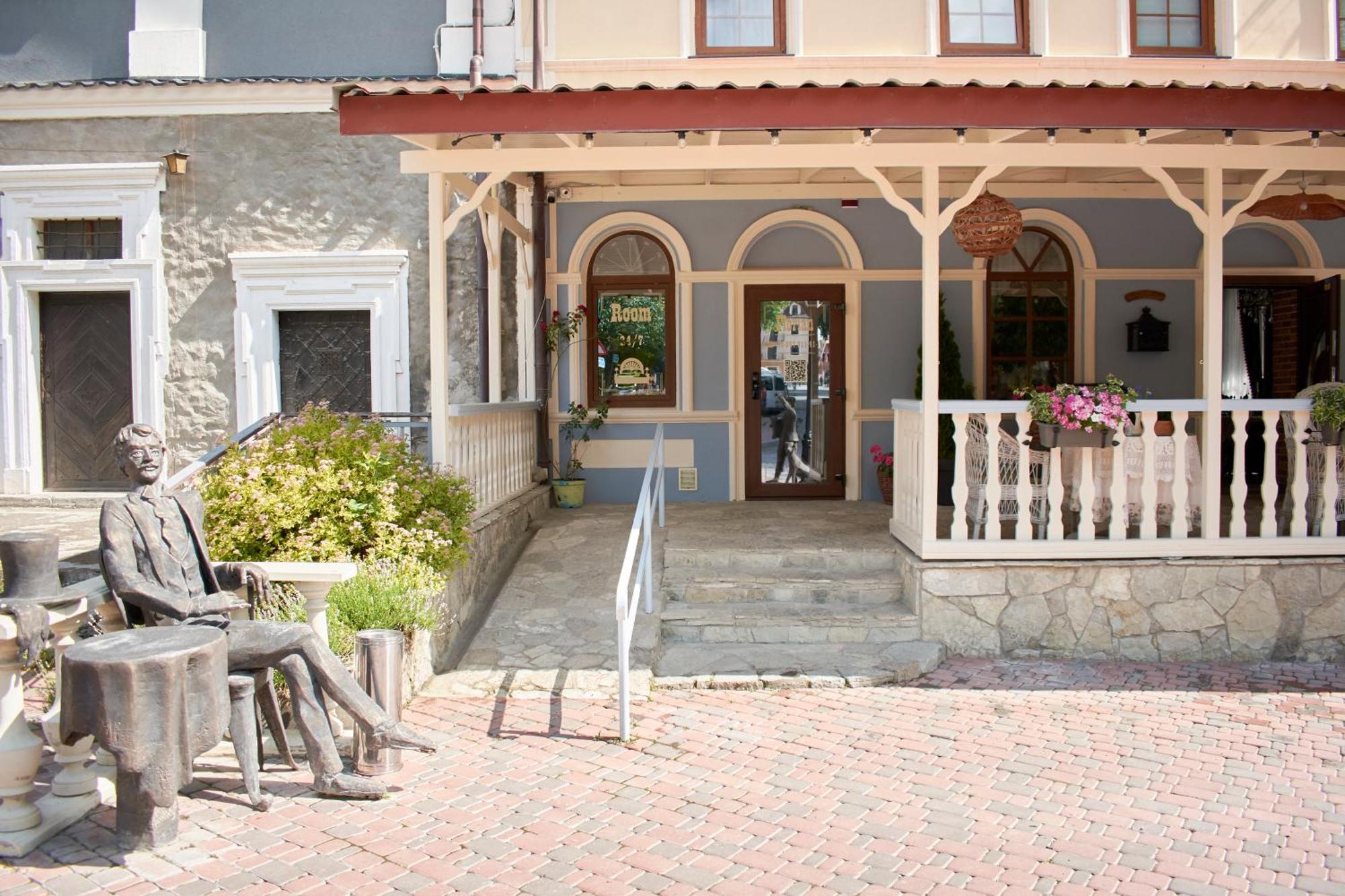 Hotel Florian à Kamianets-Podilsky Extérieur photo