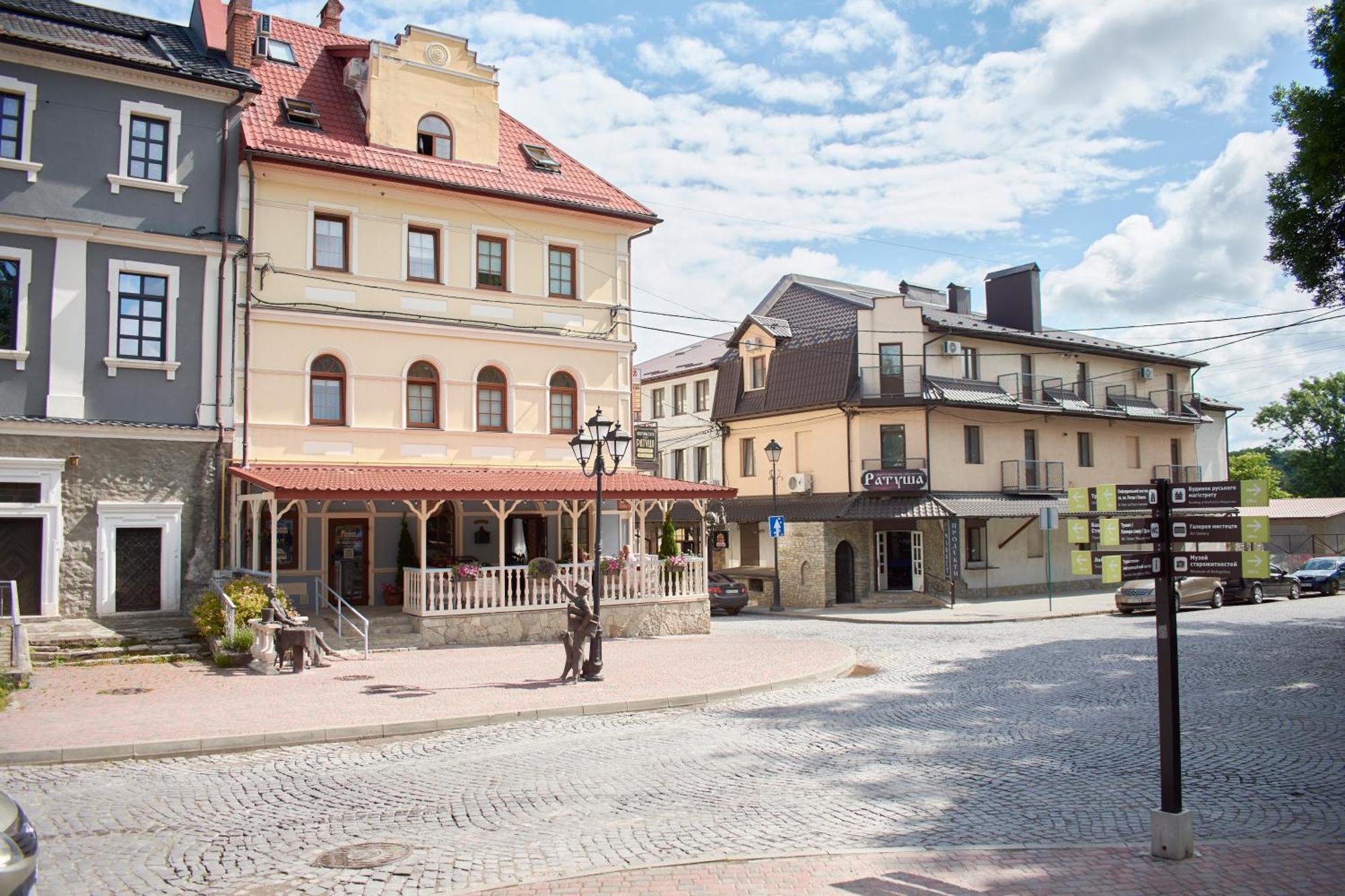 Hotel Florian à Kamianets-Podilsky Extérieur photo